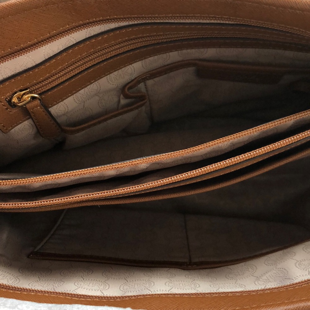 AUTHENTIC NEW Michael Kors Jet Set Travel Bag - Picture 4 of 8